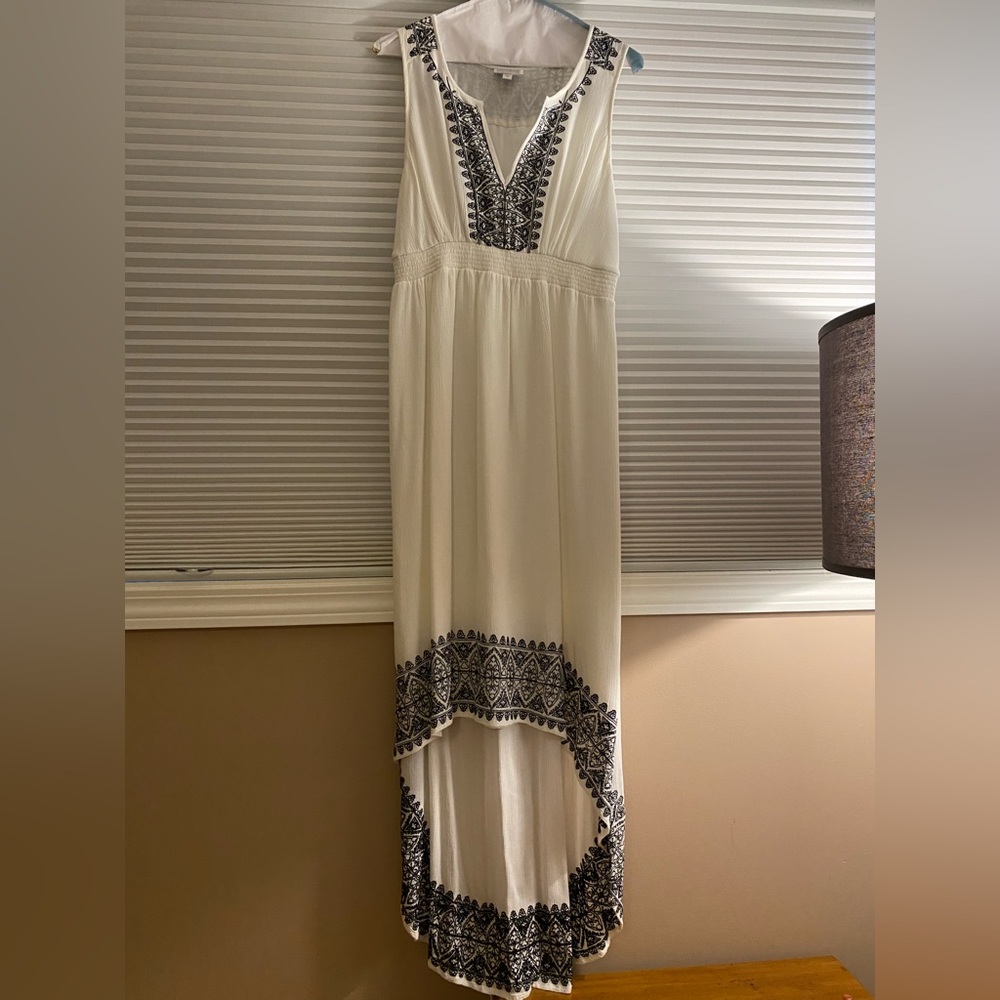 🎉 Host Pick 🎉 Embroidered maternity dress